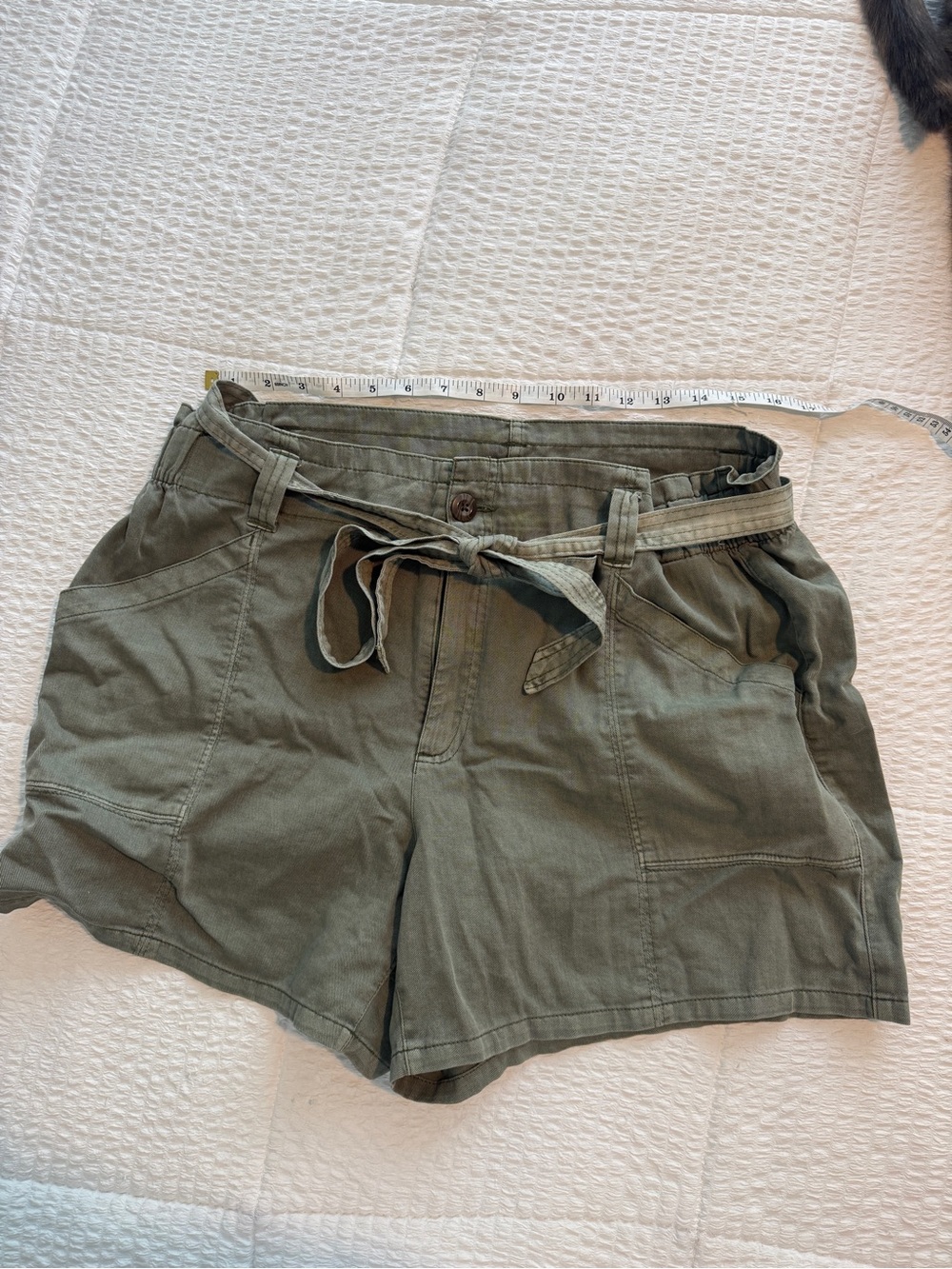 Old Navy High-Waisted Workwear Shorts 4.5 Inseam Size L